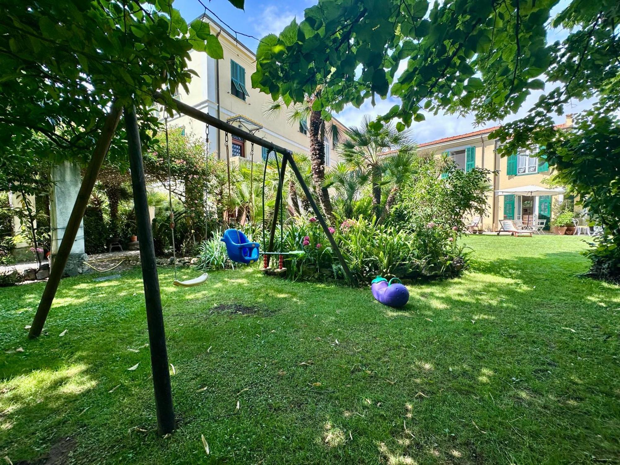 Villa Angelina - Casa Glicine Vallecrosia Bagian luar foto