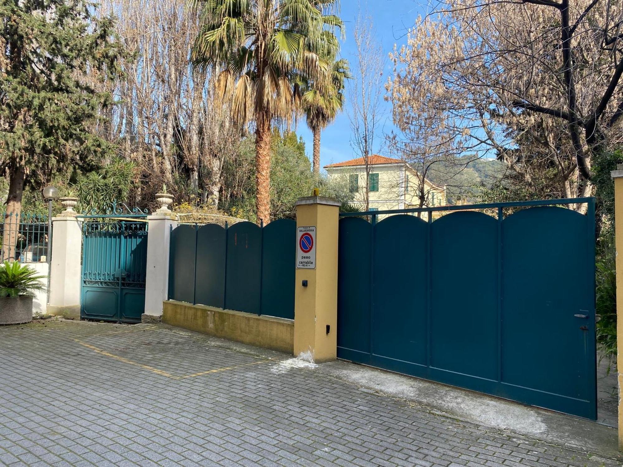 Villa Angelina - Casa Glicine Vallecrosia Bagian luar foto